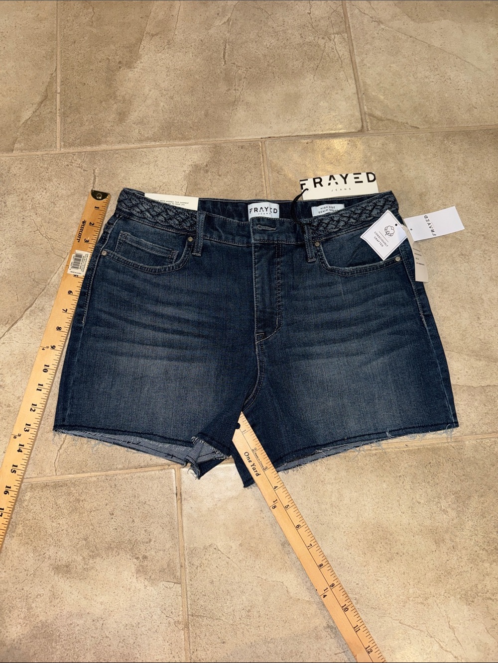 Frayed brand high-rise denim short